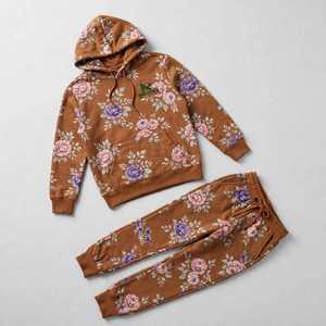 Conjunto Deportivo Unisex NEXTEX con Estampado Floral de Margaritas Violetas, Color Caramelo Marrón, Morado y Rosa, Sudadera con Capucha de Felpa Suave de Algodón - Product Image 4
