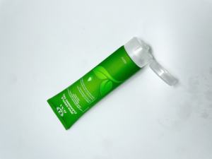 Tubo de Plástico PE Verde Personalizable para Gel Limpiador Facial, Impresión Offset y Tapa Transparente Abatible - Product Image 6