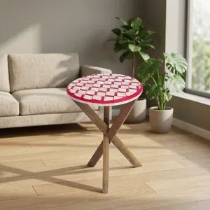 Mesa Auxiliar de Madera Roja Hecha a Mano con Tapa de Tablero de Ajedrez con Incrustaciones de Hueso y Patas Cruzadas, Mueble Decorativo - Product Image 3
