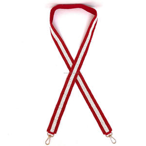 Bandoulière portative imperméable perlée rouge pour sac avec crochets de perles de rocaille Durable fait à la main - Product Image 1