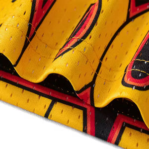 กางเกงขาสั้นผู้ชายผ้าโพลีเอสเตอร์คุณภาพสูง ระบายอากาศได้ดี แห้งเร็ว ลายพิมพ์เปลวไฟ สไตล์ไฮสตรีท ความยาวระดับเข่า เป็นมิตรต่อสิ่งแวดล้อม - Product Image 5