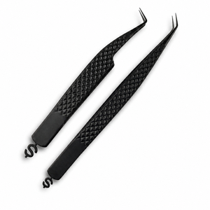 Pinzas de Precisión para Pestañas de Acero Inoxidable con Punta Suave y Agarre Texturizado para una Aplicación Precisa - Product Image 4