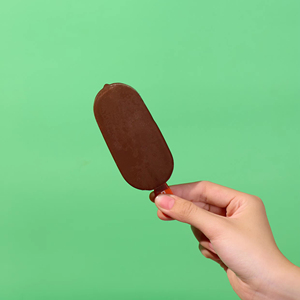 Factory Supply Crispy Chocolate Ice Cream <b>Bar</b> Rich Milk Gelato Frozen Dessert with Crunchy Coating OEM Wholesale - Product Image 1