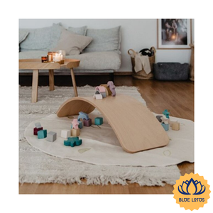 [DISPONIBLE] Planche d'équilibre en bois robuste BLUE LOTUS FARM pour enfants, jouet d'exercice physique, écologique et durable - Product Image 1