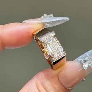 Bague de luxe en or massif 14 carats pour femme, sertie de diamants de laboratoire taille émeraude 2.01 CT, idéale pour les mariages et les cadeaux de promesse. - Product Image 4