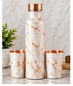 Botella de Agua de Cobre Hecha a Mano con Grabado Floral y Juego de Tazas a Juego - Product Image 5