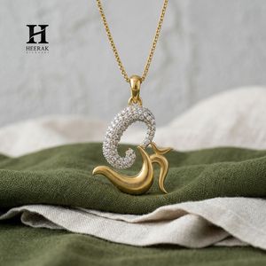 Collier Pendentif Om Sacré en Moissanite et Zircon Cubique, Bijou Religieux Spirituel avec Symbole Aum Hindou, Cadeau Idéal - Product Image 3
