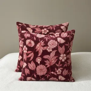 Juego de 2 Fundas de Almohada de Terciopelo Floral, Fundas Decorativas Suaves para Cojines, Color Granate y Rojo Óxido, Fundas para Cojines Decorativos Botánicos - Product Image 3