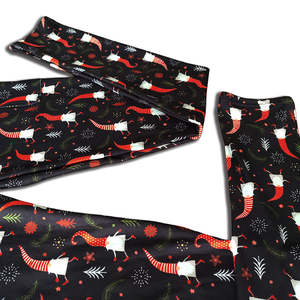 Leggings de yoga pour femmes en gros d'usine, imprimés sur mesure, taille haute, en soie de lait douce, coupe courte |   Vêtements de sport pour Noël - Product Image 1