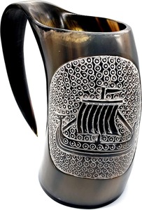 Taza de cuerno de buey tallada a mano, diseño sólido, lista para fiestas y senderismo, base de madera estilo guerrero nórdico, personalización gratuita - Product Image 3