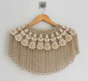 Cape à franges perlées dorées avec col brodé pour mariage, pour adulte - Product Image 6