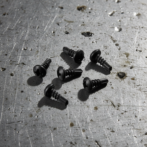 Tornillos de Anclaje para Concreto de Alta Resistencia Marca PDC con Cabeza Plana y Arandela - Acero al Carbono con Recubrimiento Negro, Accionamiento Phillips, Grado 4.8 6.8 Estándar - Product Image 1