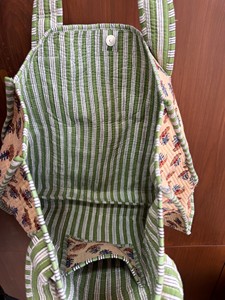 กระเป๋าโท้ทผ้าฝ้ายลายดอกกุหลาบขนาดใหญ่แบบสองด้าน พิมพ์ลายด้วยมือ เป็นมิตรกับสิ่งแวดล้อม ใช้ซ้ำได้ เหมาะสำหรับใส่ของช้อปปิ้ง มีสายสะพายสองเส้น เปิดได้ - Product Image 2