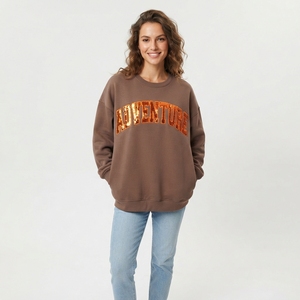เสื้อสเวตเชิ้ตคอกลมปักลายตัวอักษรประดับเลื่อมแบบสั่งทำสำหรับผู้หญิง ทรงโอเวอร์ไซส์ สวมใส่สบายๆ สไตล์ลำลอง เหมาะสำหรับฤดูใบไม้ร่วง - Product Image 1