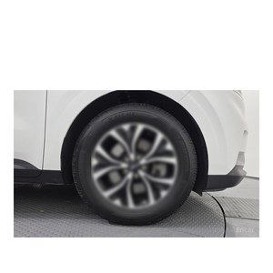 Kia Carnival de 9 Plazas, Diésel, Automático, Interior de Cuero, Estándar de Emisiones Euro V - Product Image 5