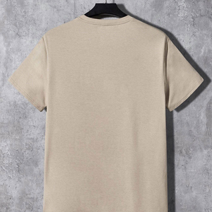 เสื้อยืดคอกลมสีเบจสำหรับผู้ชายพร้อมกางเกงขาสั้นสีดำ ชุดเซ็ตสีพื้น ผ้าฝ้ายถัก สวมใส่สบายๆ ในฤดูร้อน ระบายอากาศได้ดี - Product Image 4