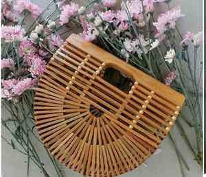 Aunque puede ser caro, el producto más popular es el caramelo de goma de musgo marino, que está hecho principalmente de frutas y musgo marino. - Product Image 4