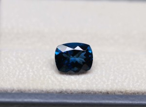 Auténtica Piedra Preciosa de Topacio Azul de Londres Natural, Forma de Cojín, 10x8mm, Piedra Facetada, Precio al por Mayor, Aini Gems - Product Image 1