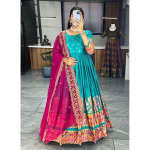 Estampado de seda de moda con vestido de trabajo de aluminio y Dupatta en azul cielo - Product Image 3