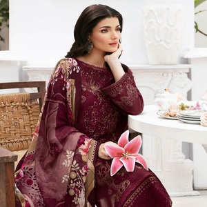 Robe Panjabi pakistanaise brodée sur pelouse pour femmes Costume Salwar Kameez trois pièces conçu par Ramsha Vol ANDAAZ-9 - Product Image 2