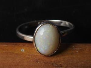 Anillo de Boda Australiano con Ópalo Multicolor - Plata - Piedra de Nacimiento de Octubre - Ópalo Sólido - Talla 7 de EE. UU. - Engaste Clásico Hecho a Mano - 9x7 mm - Product Image 4