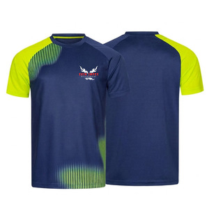 Camiseta de Manga Raglán para Hombre, Cuello Redondo, Diseño Degradado a Rayas, Secado Rápido, Estilo Urbano, Corte Regular, Logotipo Frontal, para Correr - Product Image 1