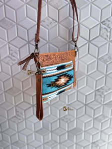 Aztec Western Style femmes Designer cuir fronde sac à main multi-usage Handtooled fermeture à glissière lettre selle couverture Style sac à main - Product Image 3