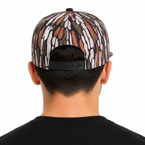 Casquette Snapback à visière plate camouflage personnalisée, ajustable, unisexe, fabrication OEM, fermeture à pression réglable, ajustement confortable - Product Image 3