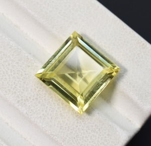 Zafiro amarillo de Ceilán: piedra preciosa suelta de corte cuadrado, piedra preciosa de corindón de laboratorio de 12mm, piedra preciosa certificada suelta para fabricación de joyas - Product Image 3