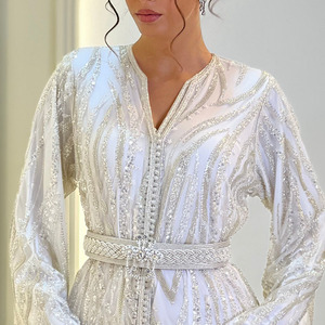Vestido de Novia Marroquí de Lujo con Cuentas Bordadas, Kaftán de Boda de Manga Larga, Vestido de Novia Kaftán Marroquí para Mujer - Product Image 3