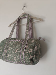 Sac de voyage unisexe en coton matelassé à imprimé floral vert, fermeture éclair, doubles poignées, léger, 20-35L, sac de sport pour le week-end - Product Image 5