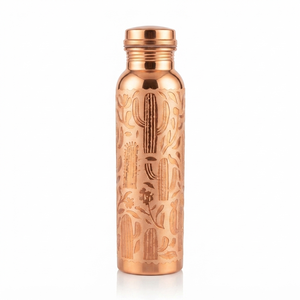 Bouteille d'eau artisanale en cuivre avec motif de cactus gravé, couvercle à vis anti-fuite, bouteille à boire ayurvédique réutilisable pour les voyages - Product Image 1