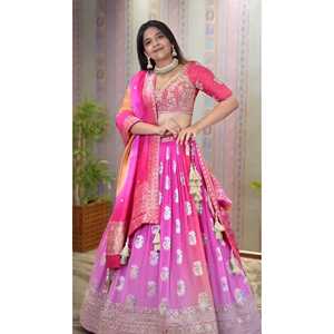 Lehenga choli เครื่องแต่งกายงานแต่งงานที่สวยงามพร้อมงานปักแบบต่อเนื่อง - Product Image 4