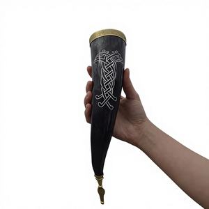 Mug en corne de bœuf viking poli pour Noël, écologique et compatible lave-vaisselle, objet de décoration pour la maison, idéal pour boire de la bière/du vin - Product Image 3