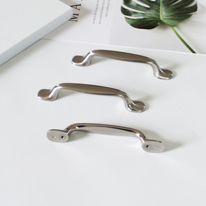 Precio de fábrica: Tirador moderno de aleación de zinc satinado y duradero para gabinetes de cocina, baño, muebles, cajones y puertas de armario. - Product Image 1