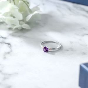 แหวนหมั้นและแต่งงานทรงกลมเจียระไนแบบบริลเลียนท์ประดับด้วยอเมทิสต์ ตัวเรือนชุบทอง ดีไซน์หรูหราสำหรับทั้งชายและหญิง ทำจากเงินแท้ 925 โดดเด่นสะดุดตา - Product Image 3