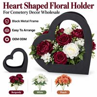 Support floral en métal en forme de cœur pour cimetière, base d'arrangement floral commémoratif pour décoration de tombes, vente en gros, OEM ODM