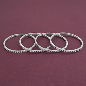 Ensemble de bracelets classiques en diamant américain, 4 pièces, plaqué rhodium - Product Image 1