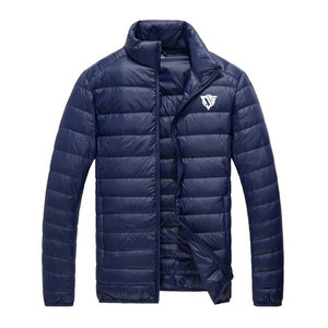 Chaqueta Acolchada de Material Duradero, Cálida y Aislante para Hombre, Diseño Moderno con Acabado Suave - Product Image 1