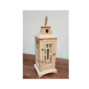 Lanterne à bougie en bois faite à la main et personnalisée, décoration de maison de style campagnard, centre de table de mariage, accent de cheminée, décoration saisonnière pour la maison - Product Image 5