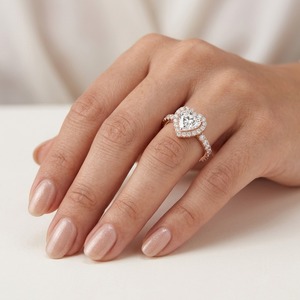 Bagues de fiançailles élégantes et romantiques, 1,50 carat, taille cœur, sertissage halo, clarté VS2, couleur F, diamants de laboratoire certifiés IGI, or rose 14 carats - Product Image 1
