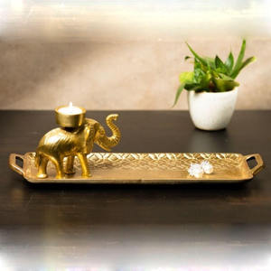 Bandeja Rectangular de Metal Dorada de Lujo al por Mayor, Plato de Servicio para Hotel con Elegante Grabado de Diamantes y Asas Integradas - Product Image 1