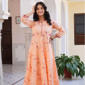 Kurta Anarkali de Rayón Color Durazno con Estampado Floral para Mujer, Cuello en V, Mangas Tres Cuartos, Diseñada para Uso Casual, Festivo y Étnico Global - Product Image 1