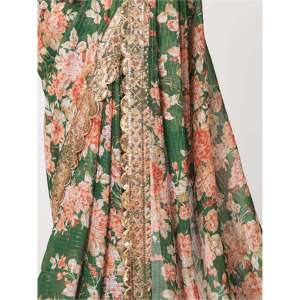 Saree attrayant à imprimé floral vert en organza avec chemisier - Product Image 2