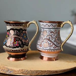 Juego de Tazas de Café de Cobre Puro Hechas a Mano con Asa de Latón, Diseño Floral Esmaltado en Blanco y Negro, Taza de Agua/Té de 350 ml, Taza de Regalo Vintage - Product Image 4