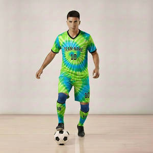Tenue de football uniforme 2026 personnalisée, dernière conception respirante à rayures, avec strass, short et maillot d'équipe fabriqués au Pakistan - Product Image 5