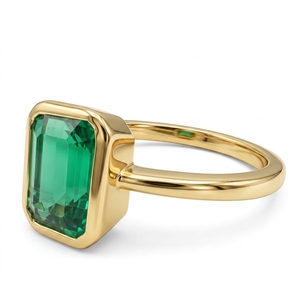 Anillo de Diamante Cultivado en Laboratorio con Corte Esmeralda en Oro Amarillo de 18K |   Anillo Solitario de 2.25 CT - Product Image 4