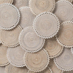 Napperon élégant tressé pour une décoration de table rustique et bohème, set de table en rotin fait main, assiettes de présentation en rotin fabriquées au Vietnam - Product Image 4