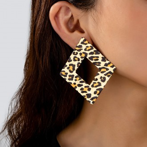 Boucles d'oreilles de luxe pour femmes en Europe et en Amérique Motif léopard exagéré transfrontalier en forme de diamant creux - Product Image 1