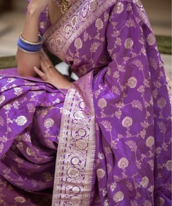 Sari de seda morado con trabajo de zari dorado, traje tradicional indio para bodas, estilo Banarasi, sari largo hasta el suelo para mujer - Product Image 4
